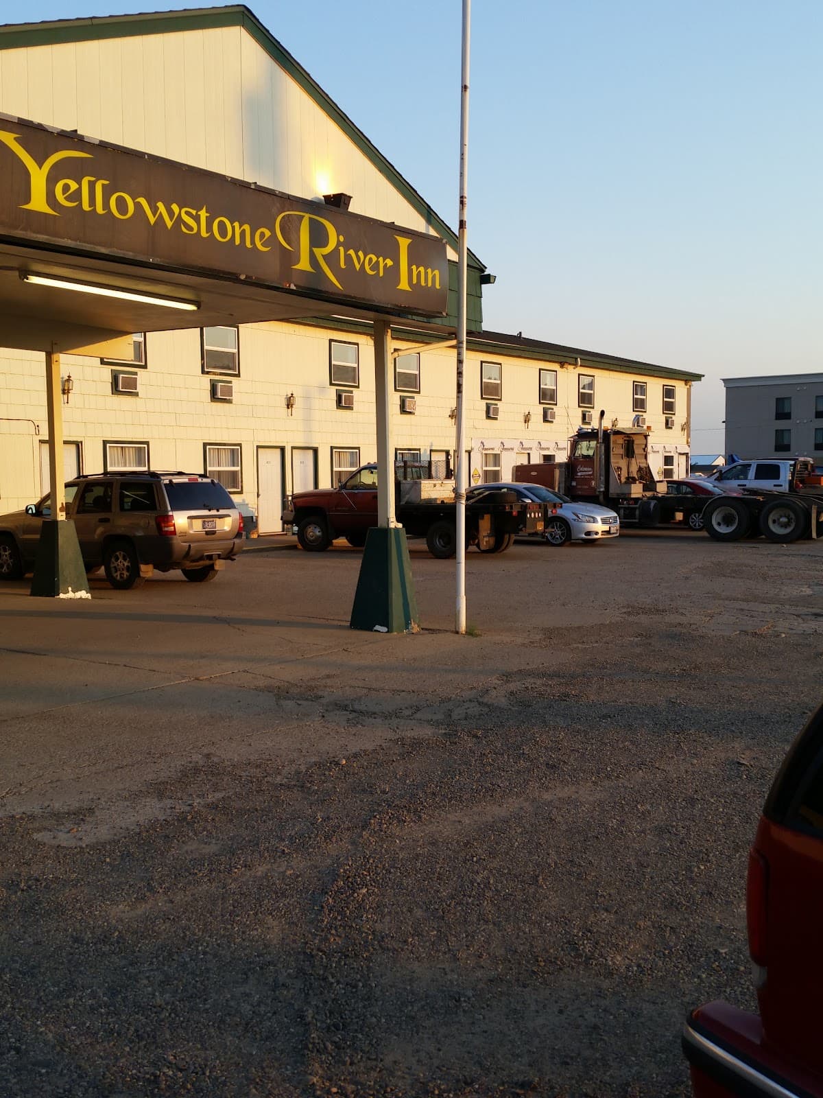Yellowstone River Inn