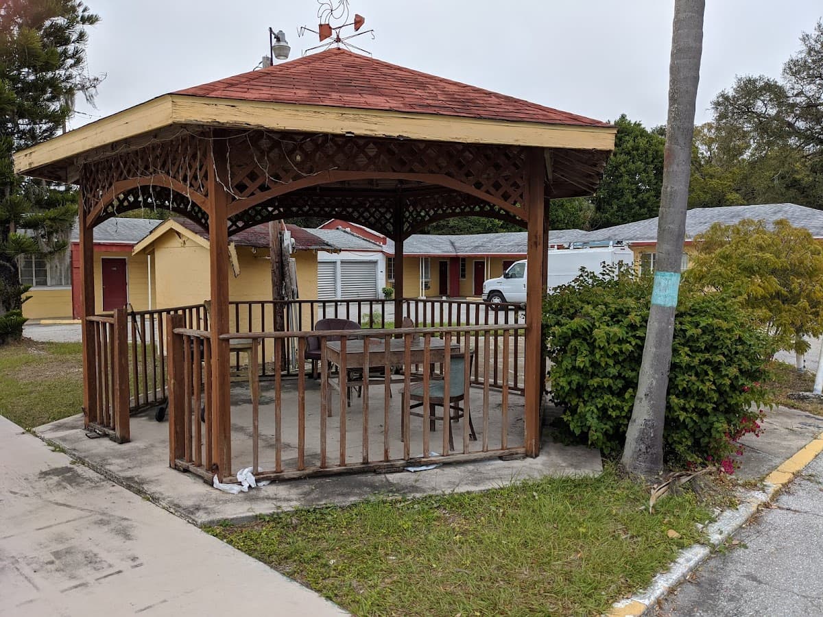 Sunshine Inn and Suites
