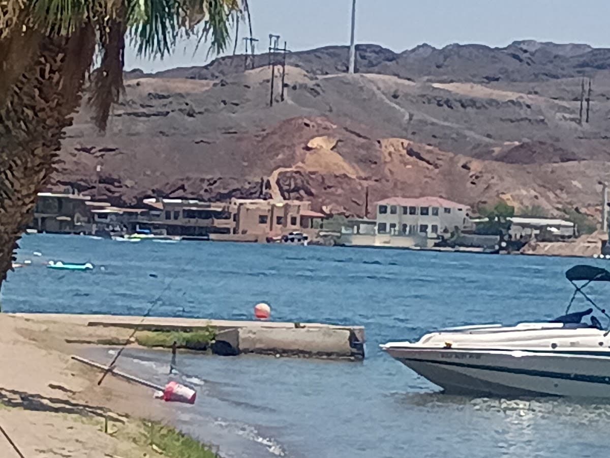 River Shore Resort & Motel