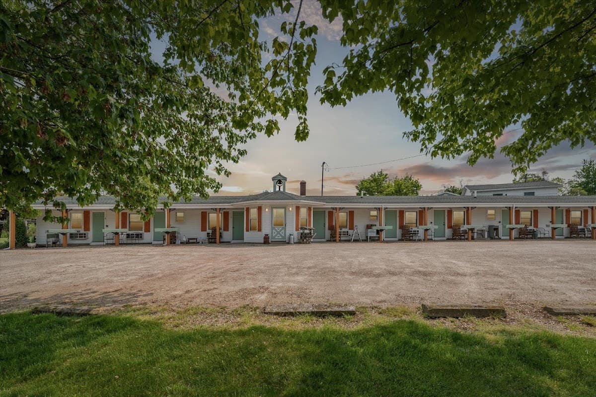Sunset Acres Motel
