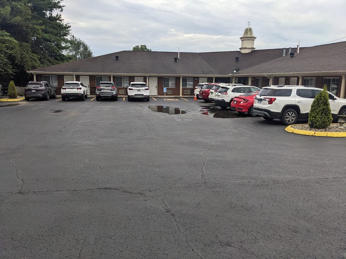 Tompkinsville Inn