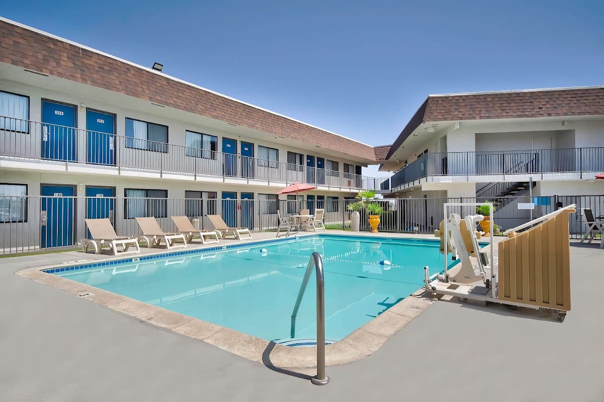 Motel 6 Palmdale, CA