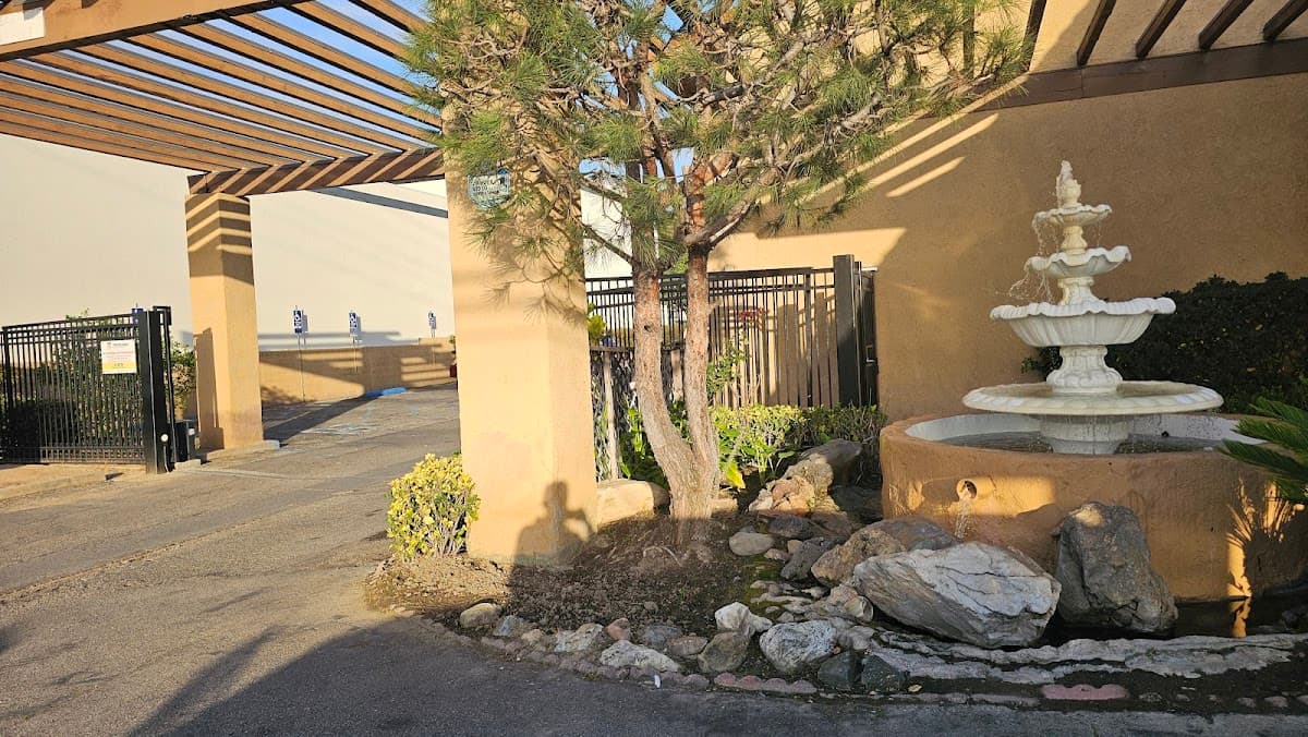 California Lodge Suites