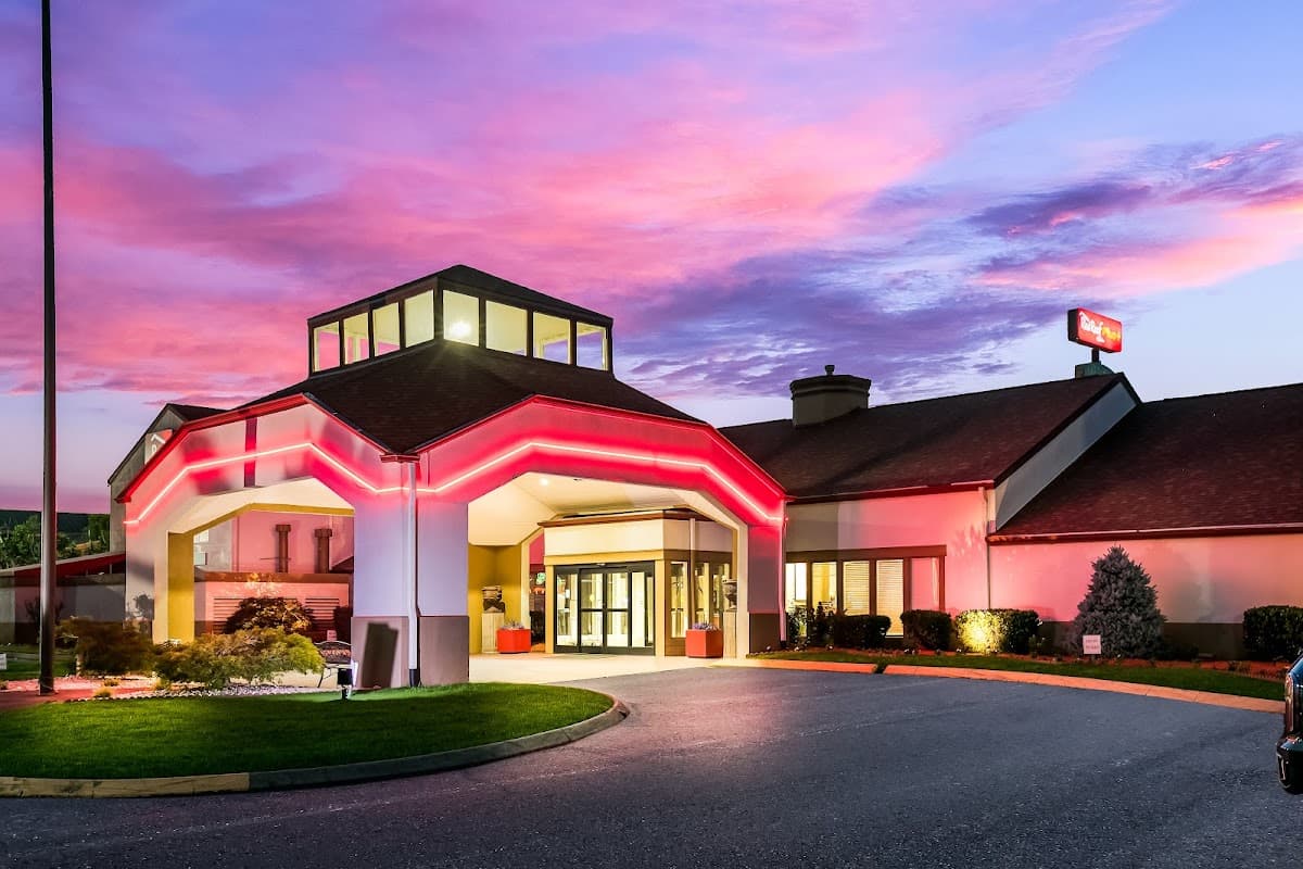 Red Roof PLUS+ & Suites Knoxville West - Cedar Bluff