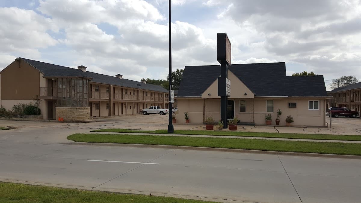 English Village Inn