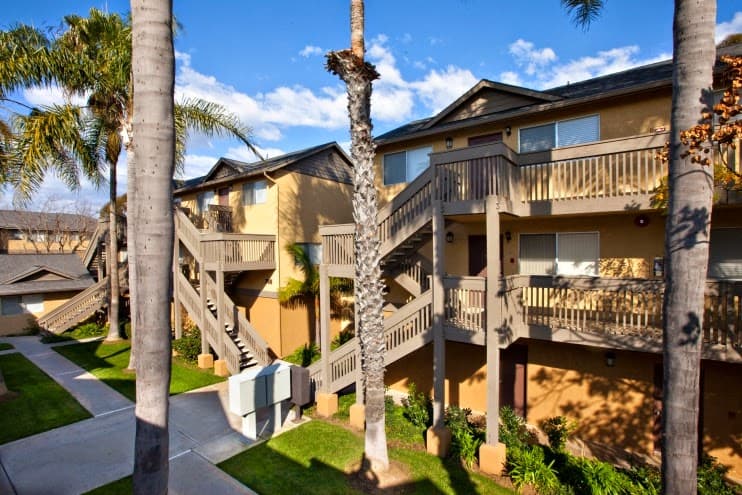 Elán Carlsbad Shores Apartments