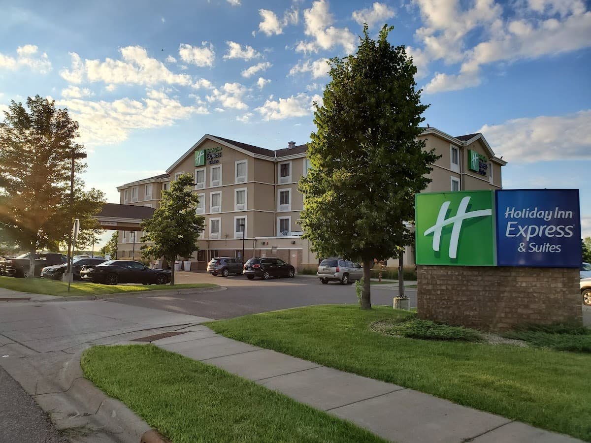 Holiday Inn Express & Suites