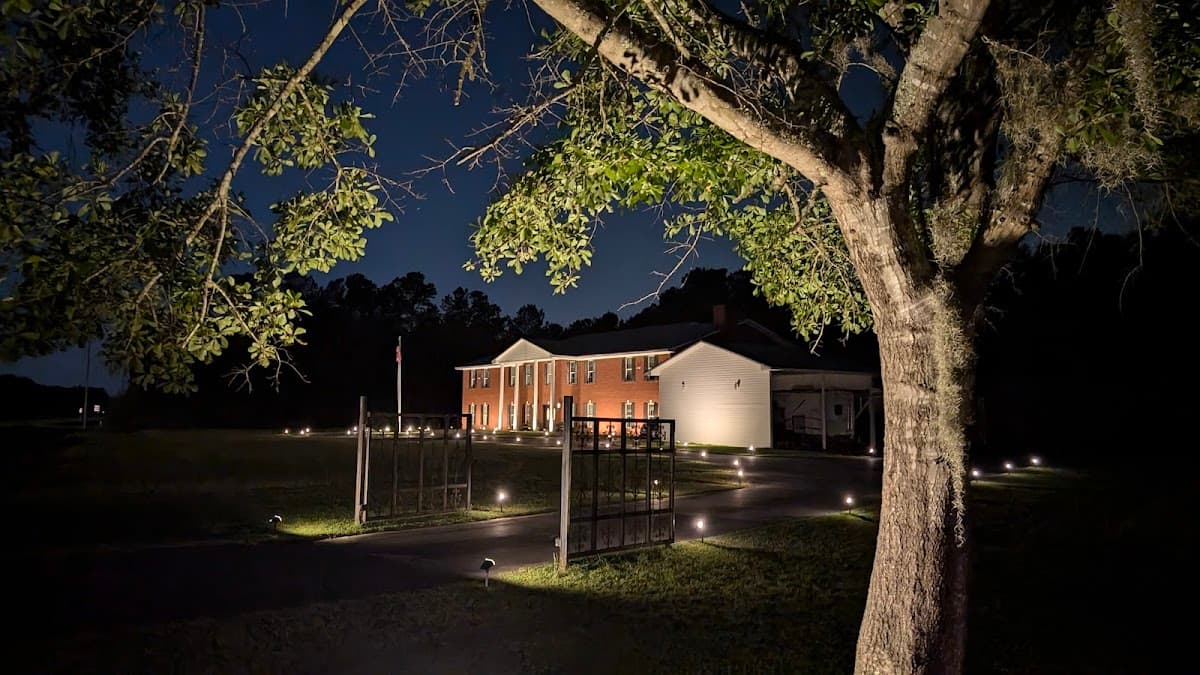 Midway Manor - Boutique Hotel & Private Events Near Fort Stewart