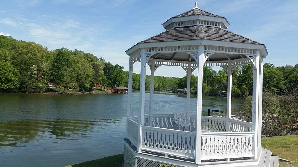 Westlake Waterfront Inn