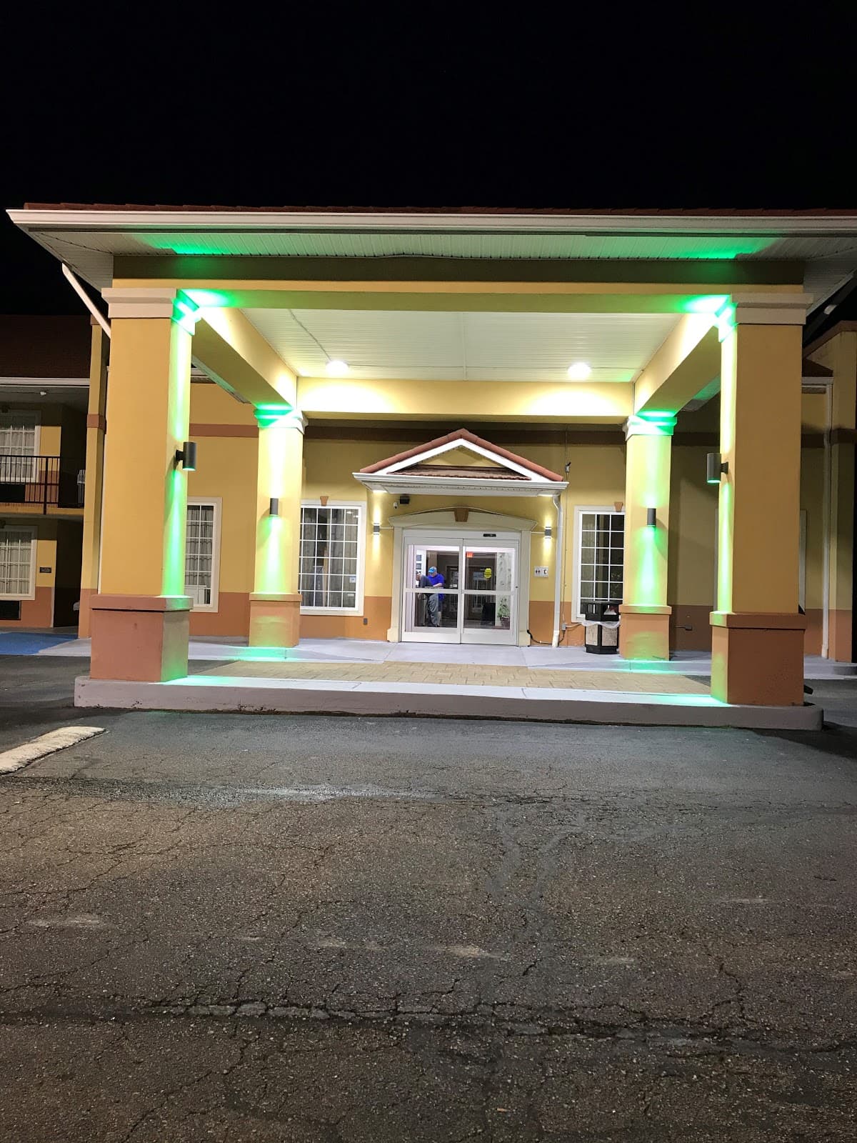 Quality Inn & Suites Greenville I-65