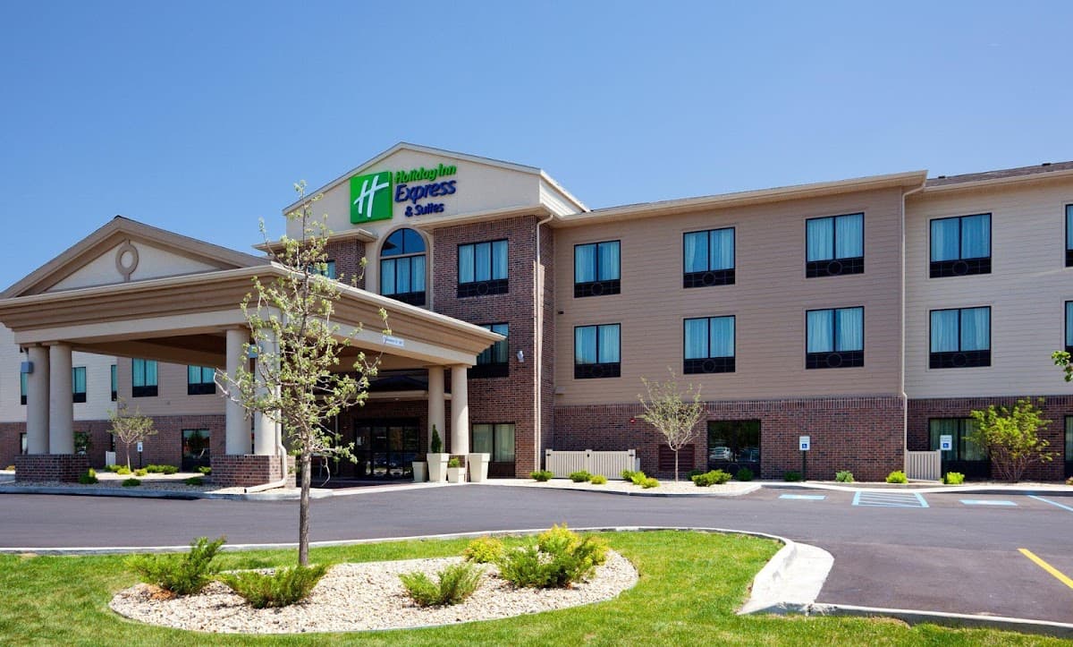 Holiday Inn Express & Suites Mason City by IHG