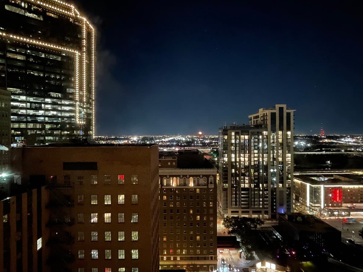 Sandman Signature Fort Worth Downtown Hotel