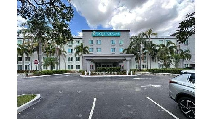 La Quinta Inn & Suites by Wyndham Sawgrass