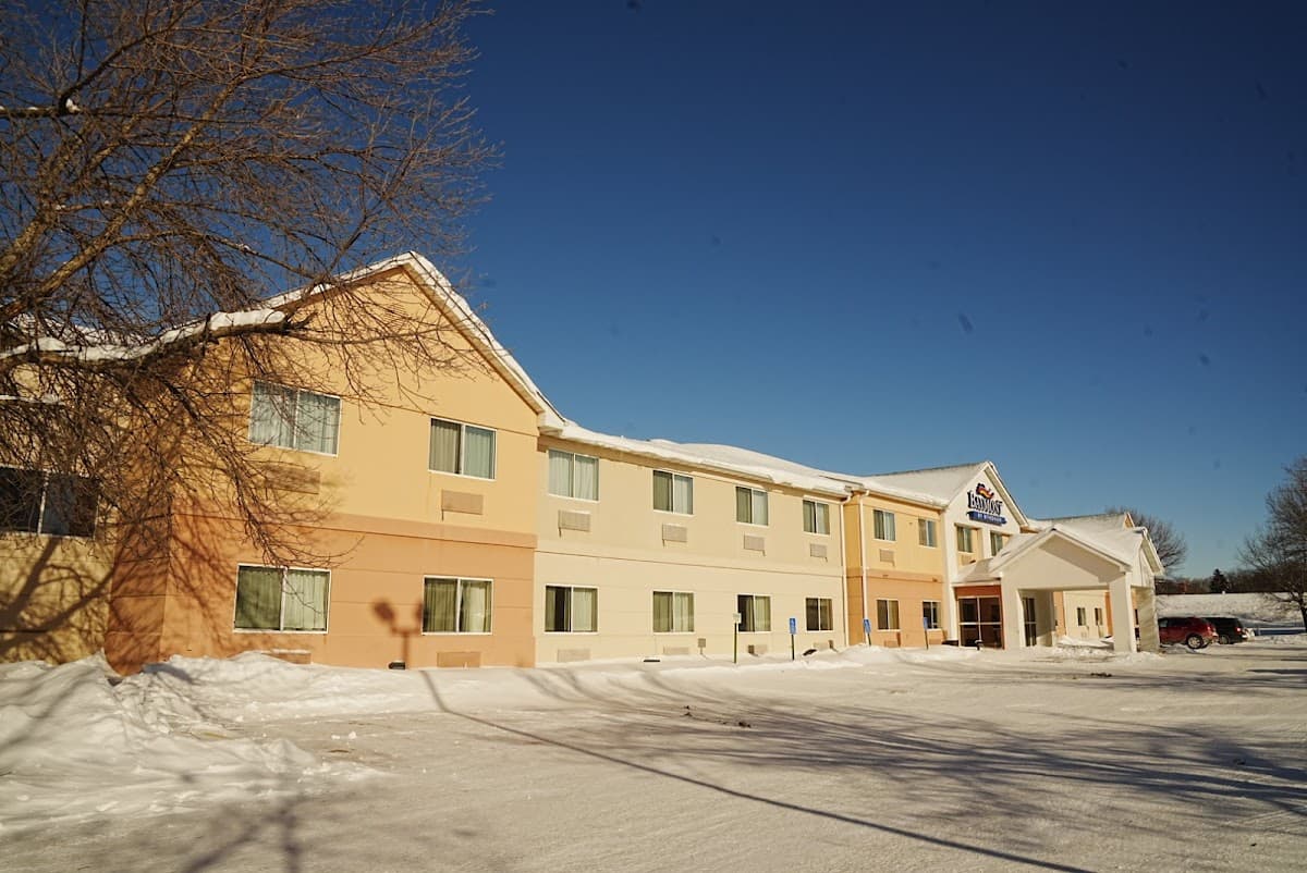 Baymont by Wyndham Coon Rapids