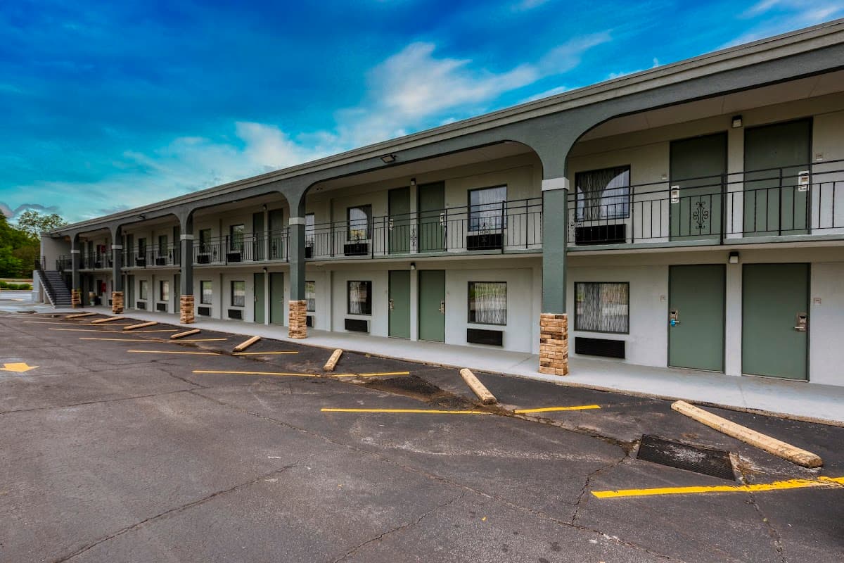 Clarion Pointe Decatur Downtown