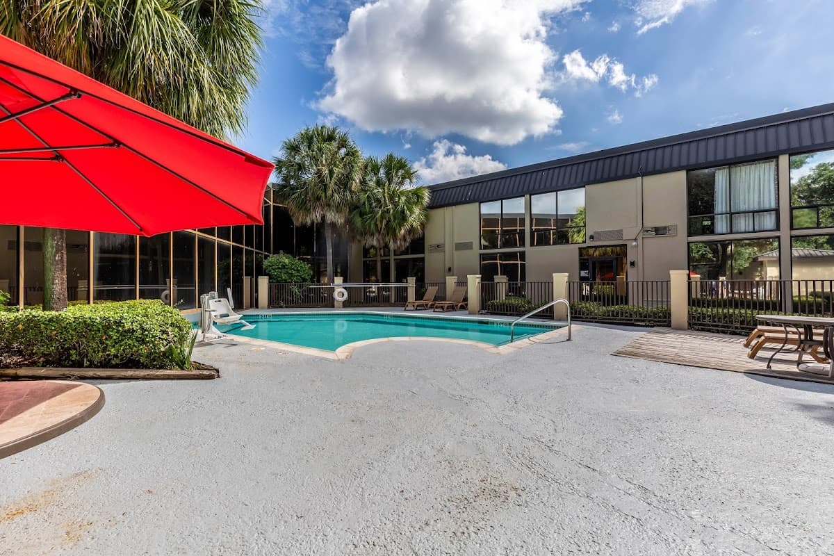 Red Roof PLUS+ & Suites Houston - IAH Airport SW