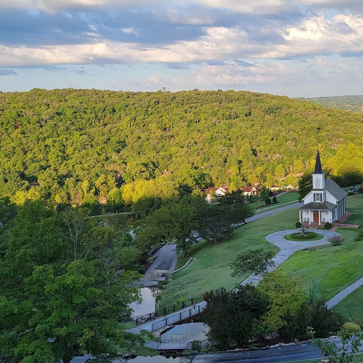 Falls Lodge At Big Cedar