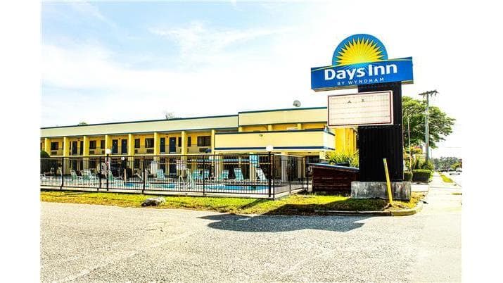 Days Inn by Wyndham Little River