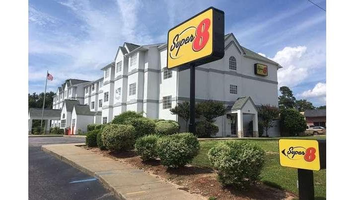 Super 8 by Wyndham Harbison/Parkridge Hospital