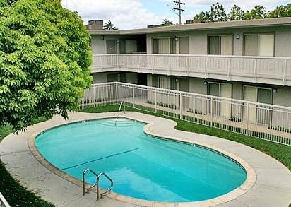 Courtyard Apartments