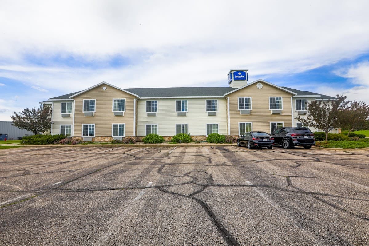 Evansville Inn & Suites