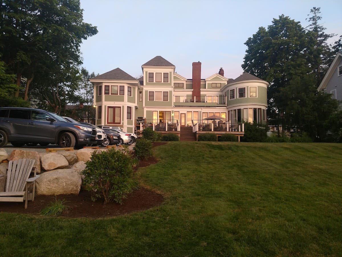 Saltair Inn Waterfront B&B