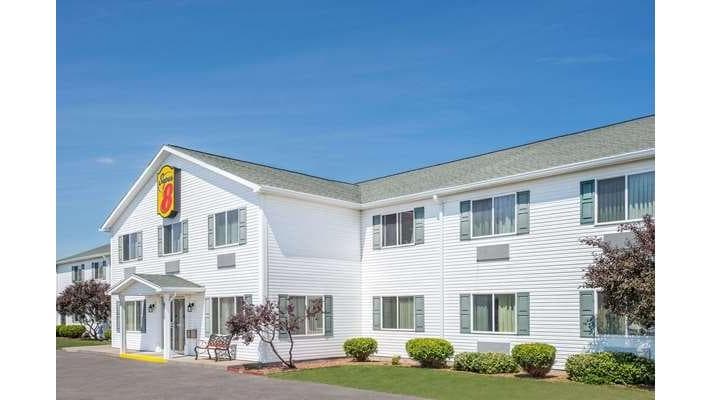 Super 8 by Wyndham Canandaigua