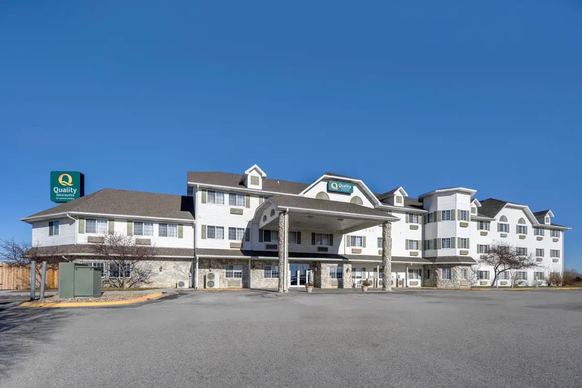 Quality Inn & Suites Lincoln North