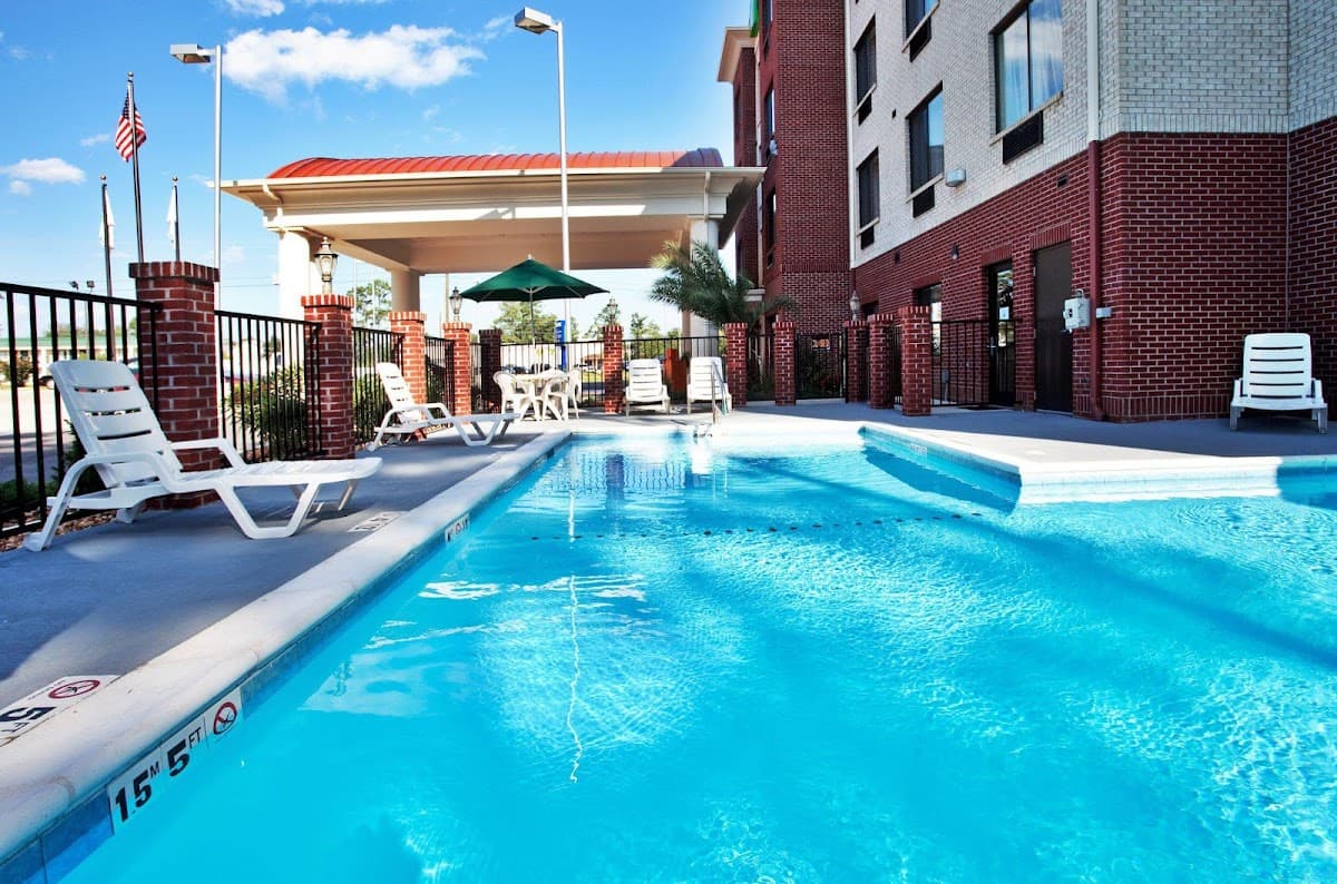 Holiday Inn Express & Suites Biloxi- Ocean Springs by IHG
