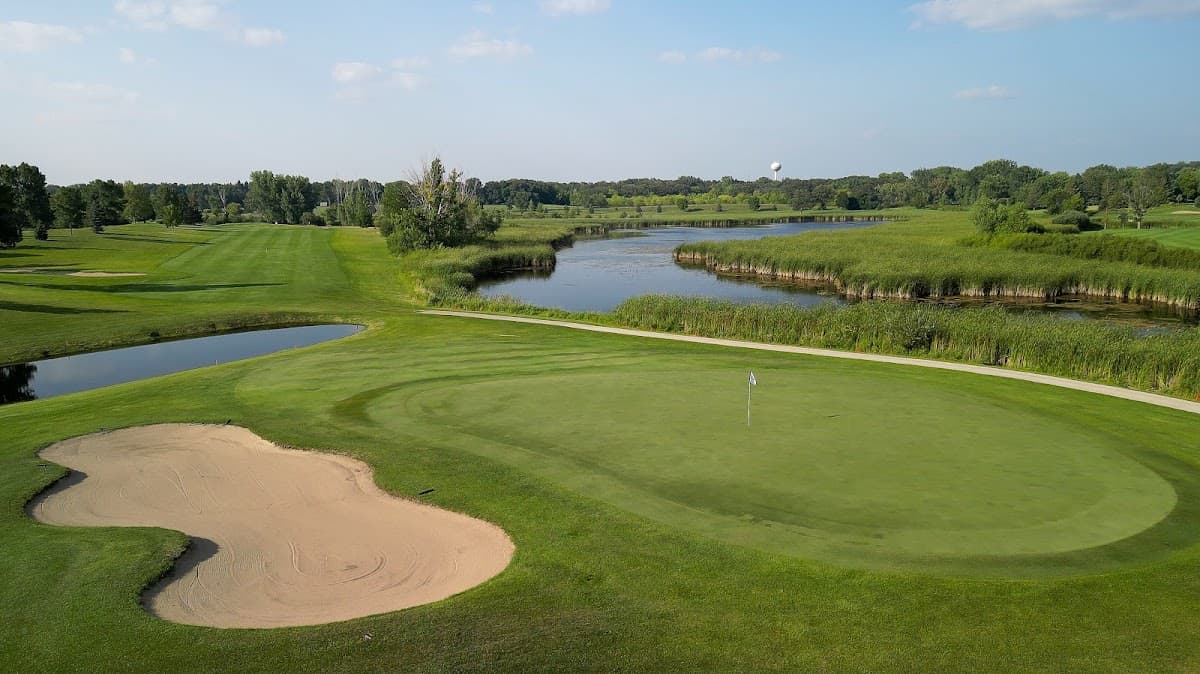Little Crow Golf Resort