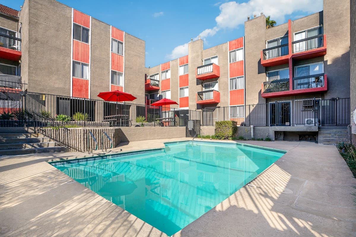 Kingsley Plaza