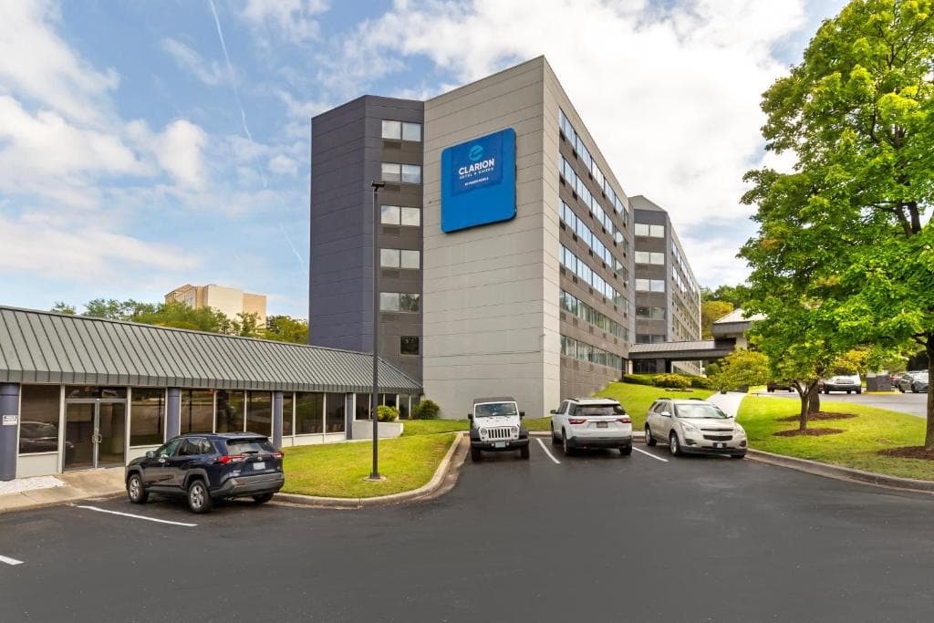 Clarion Hotel & Suites BWI Airport North
