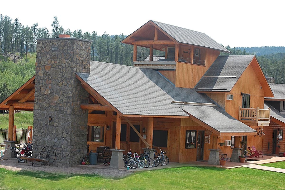 Mickelson Trail Lodging