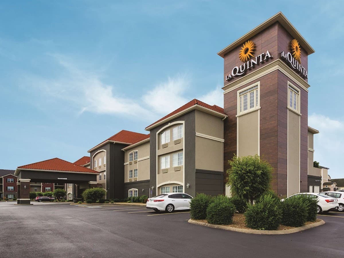 La Quinta Inn & Suites by Wyndham Bowling Green