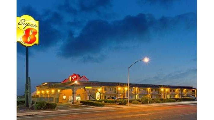 Super 8 by Wyndham Tucson Downtown Convention Center