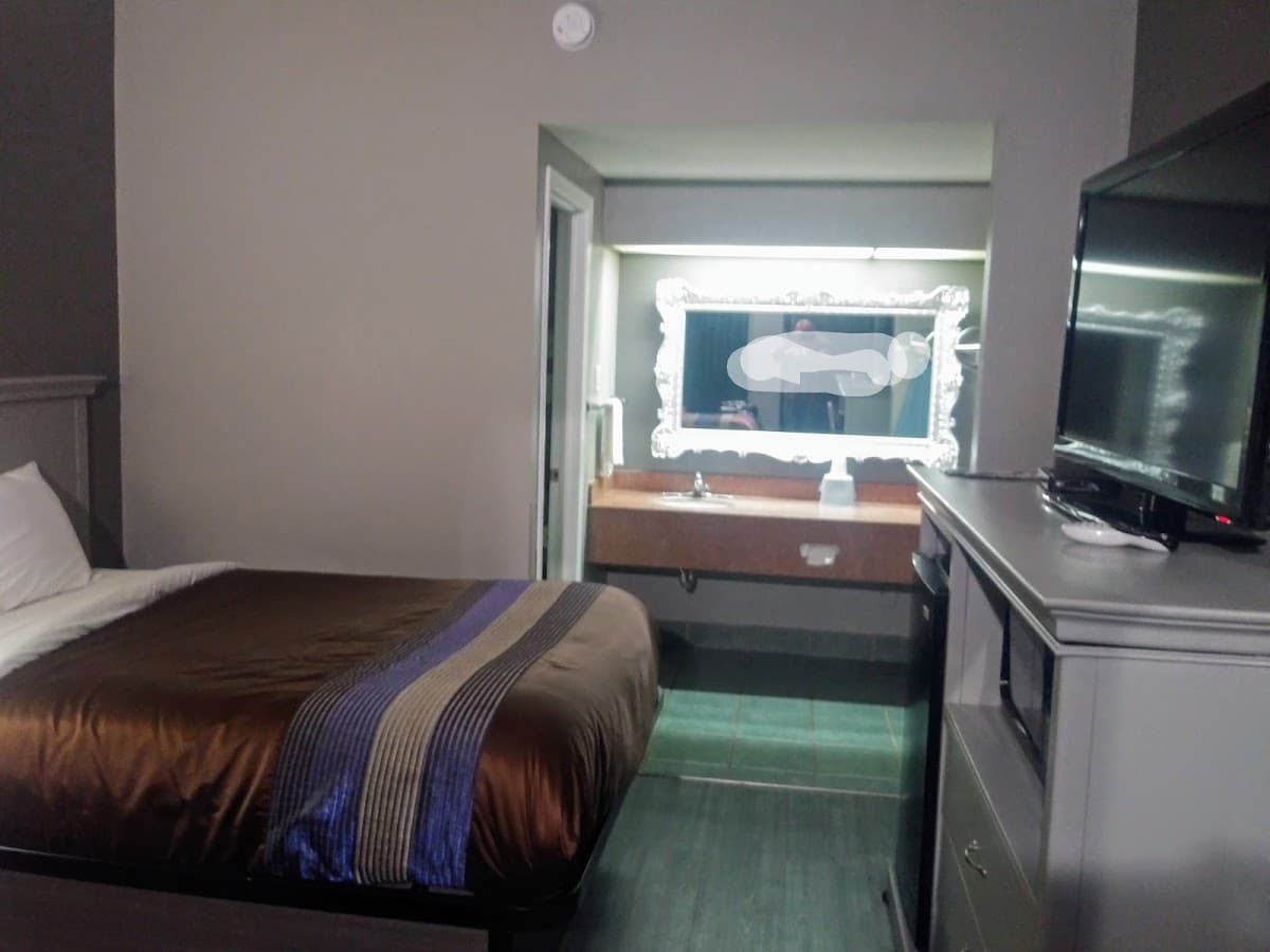 Deluxe Inn