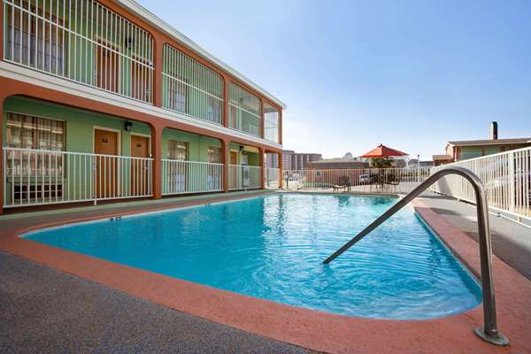 Super 8 by Wyndham Austin Downtown/Capitol Area