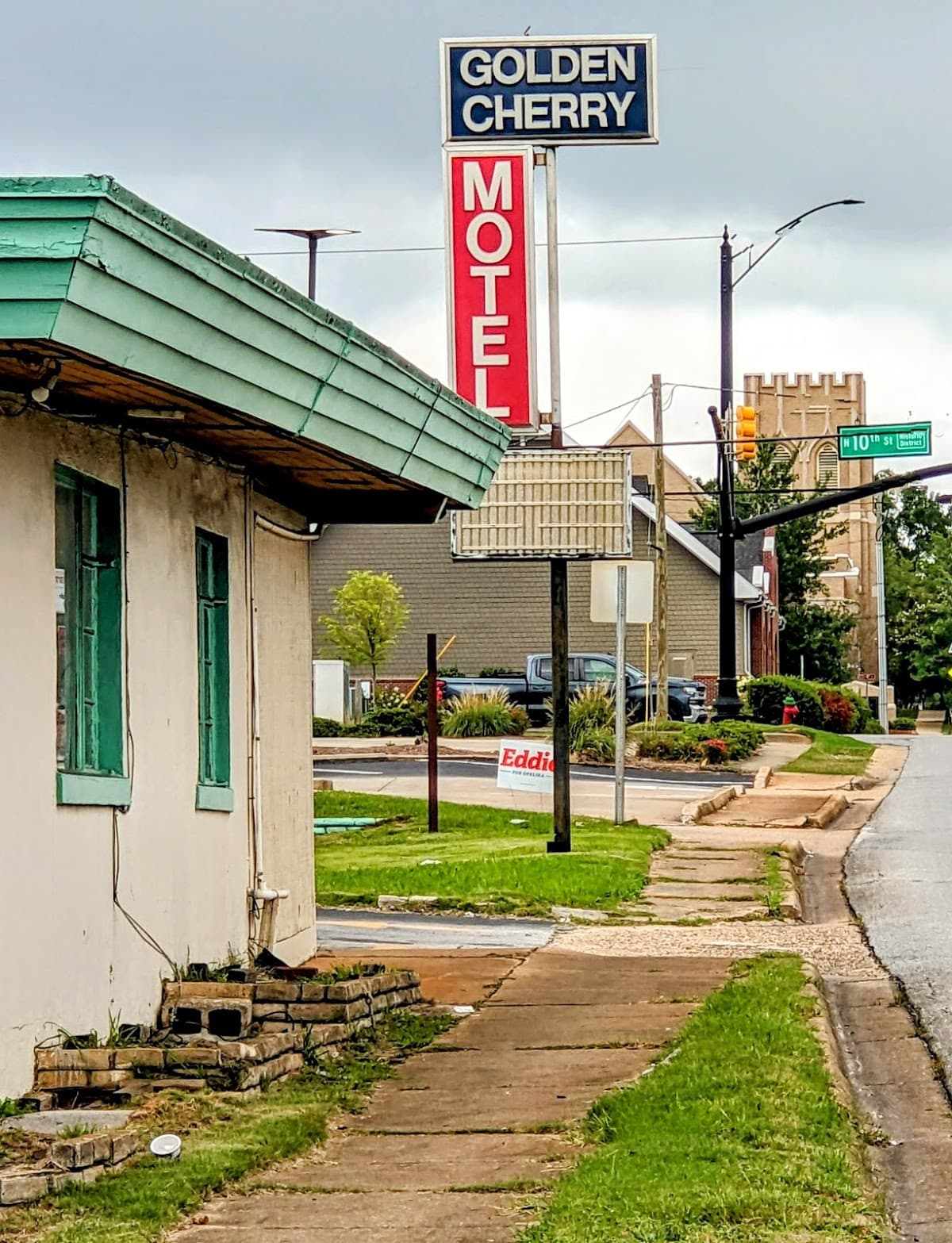 Golden Cherry Motel