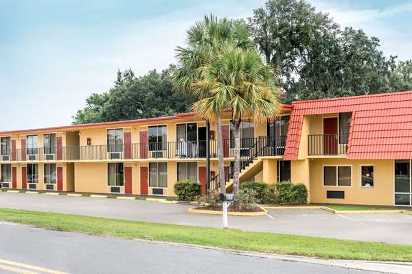 Econo Lodge Live Oak