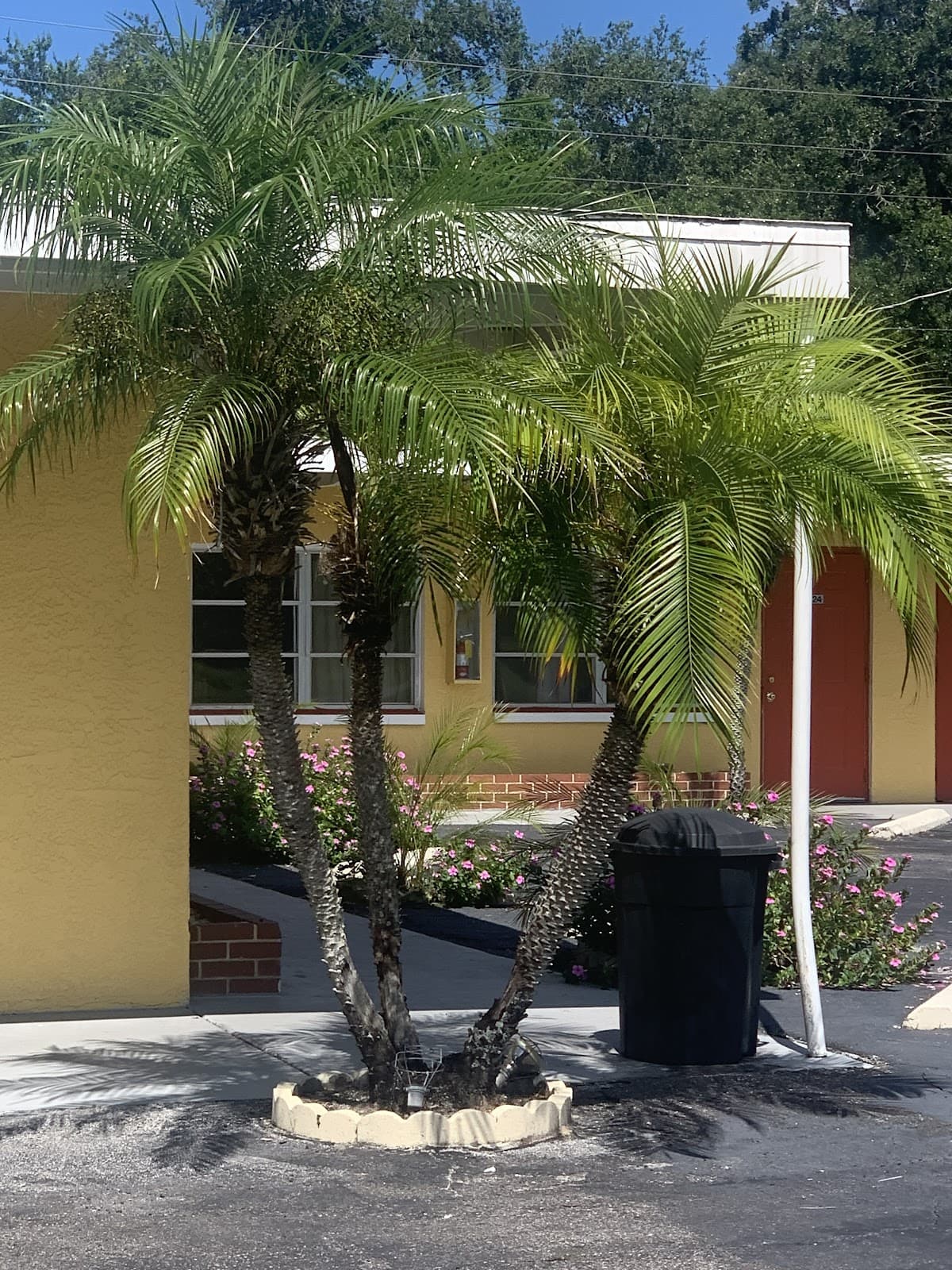 Sunshine Inn motel