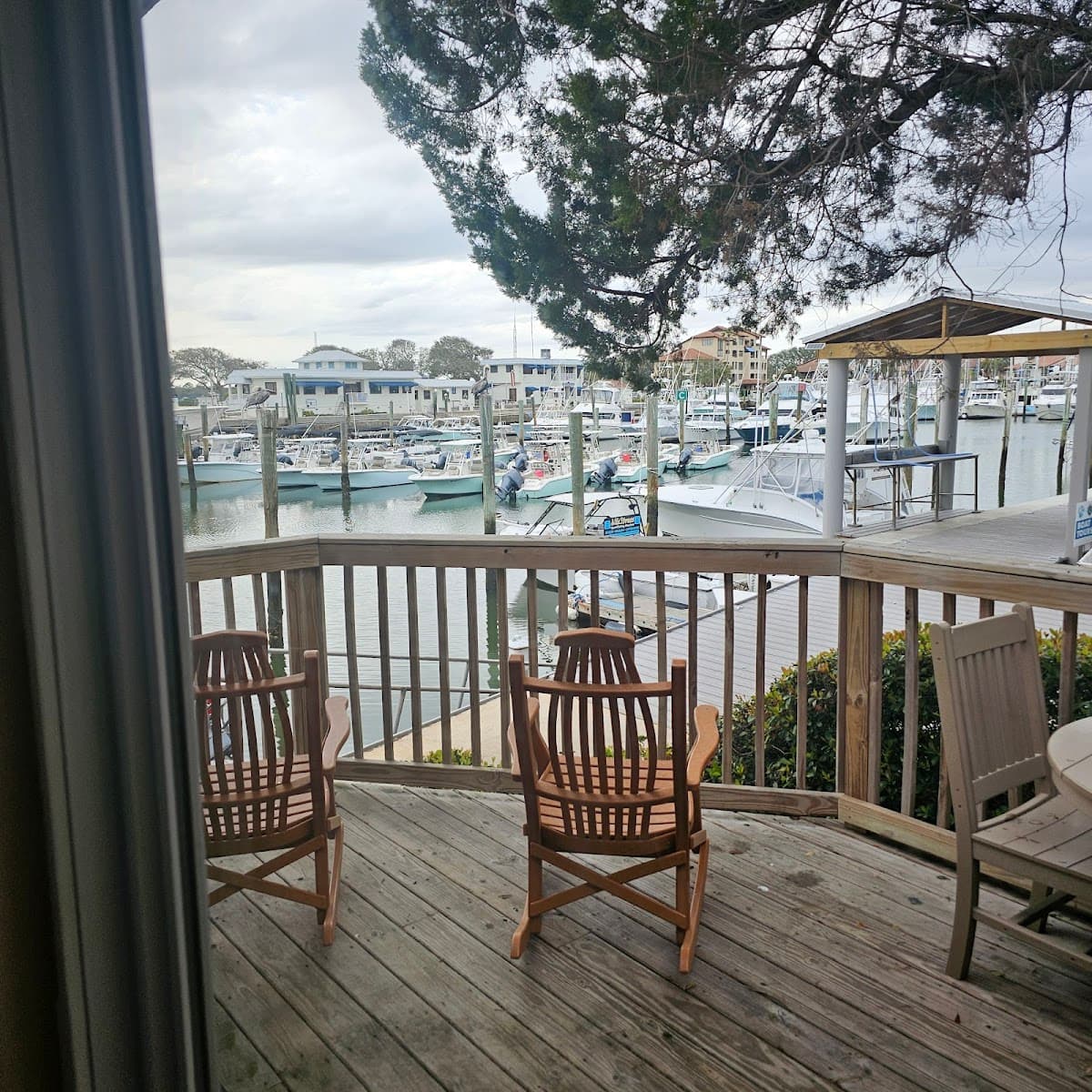 Vacancy Waterfront Inn