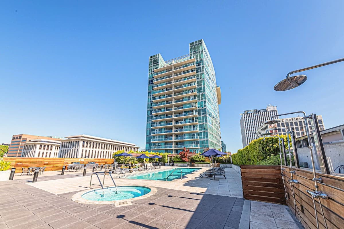 Solair Condos on Wilshire