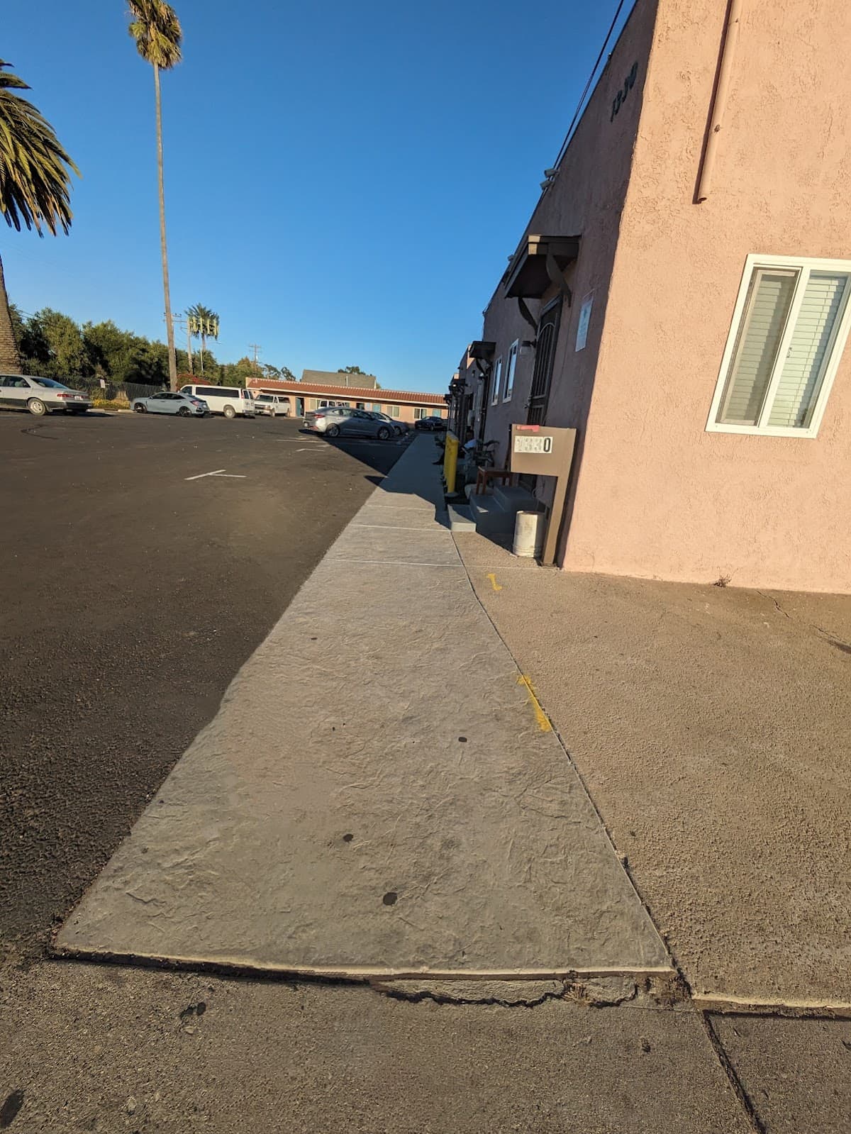 Plaza Motel
