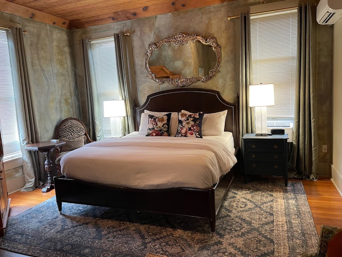 Hopkins House Hotel