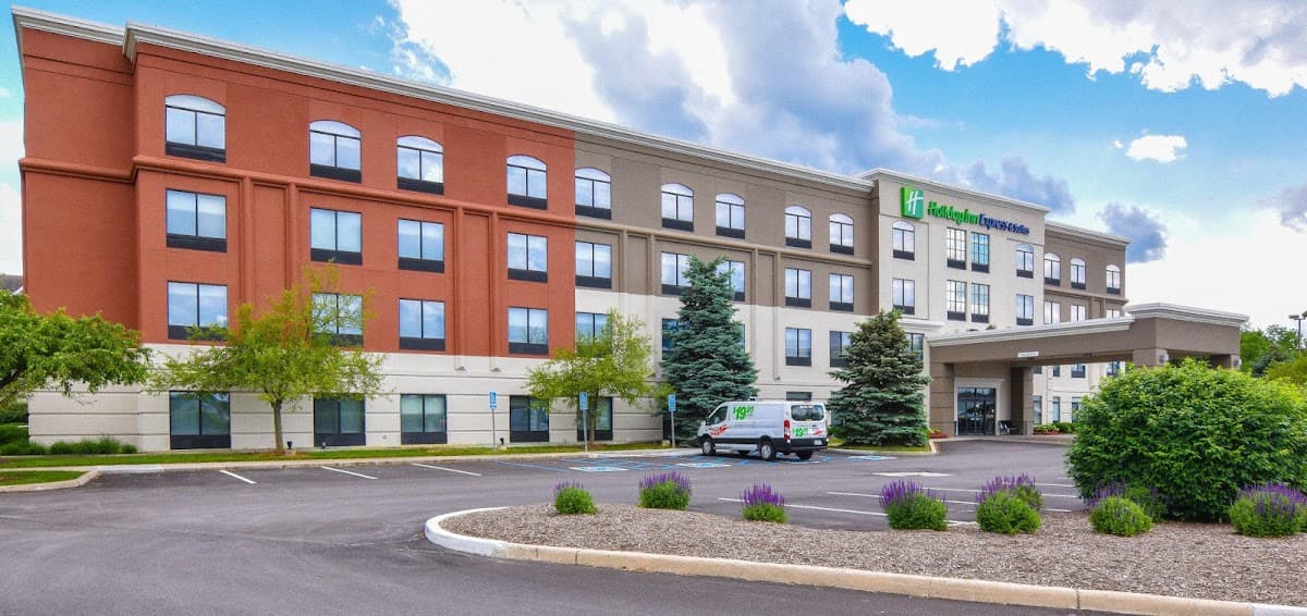 Holiday Inn Express & Suites Indianapolis Northwest by IHG