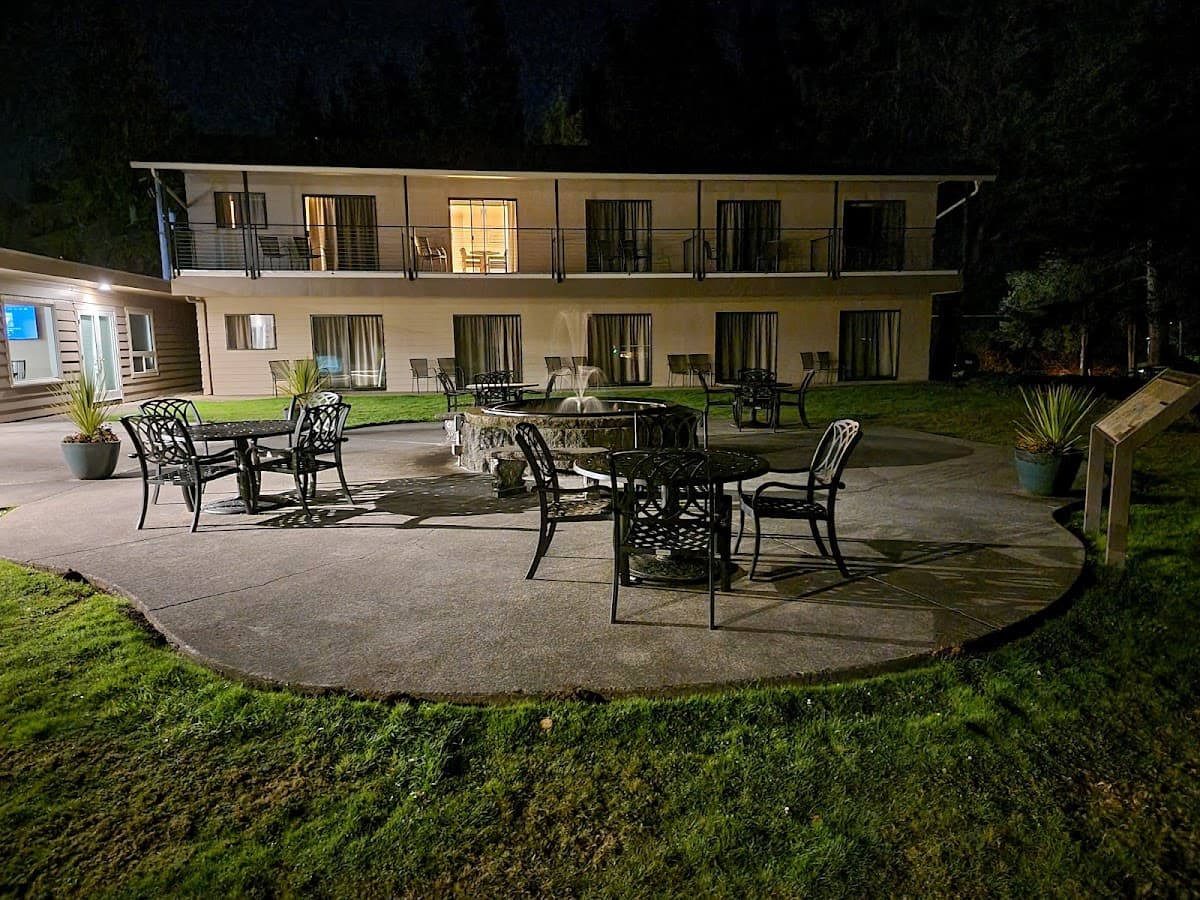 Astoria Crest Motel