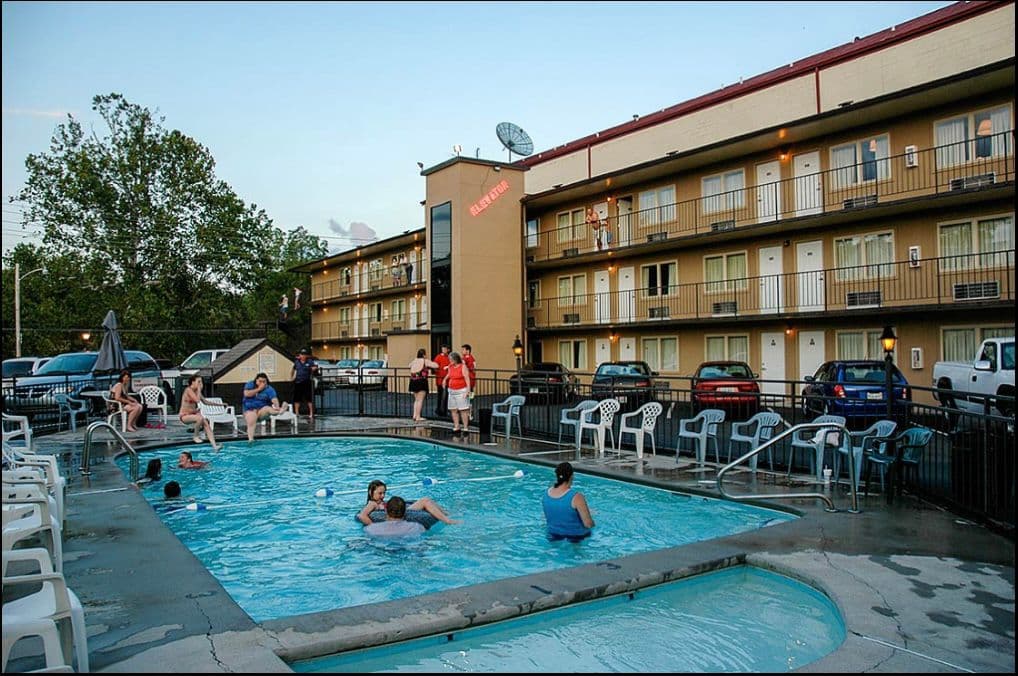 Tennessee Mountain Lodge Riverside by OYO