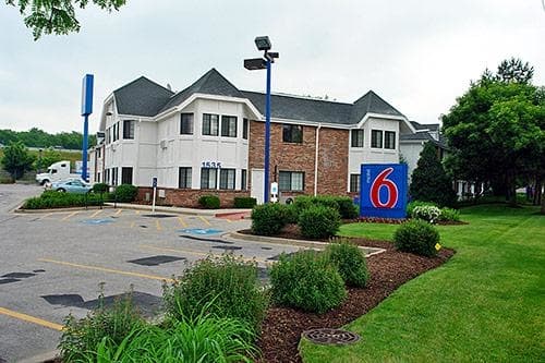 Motel 6 Glenview, IL - Chicago North