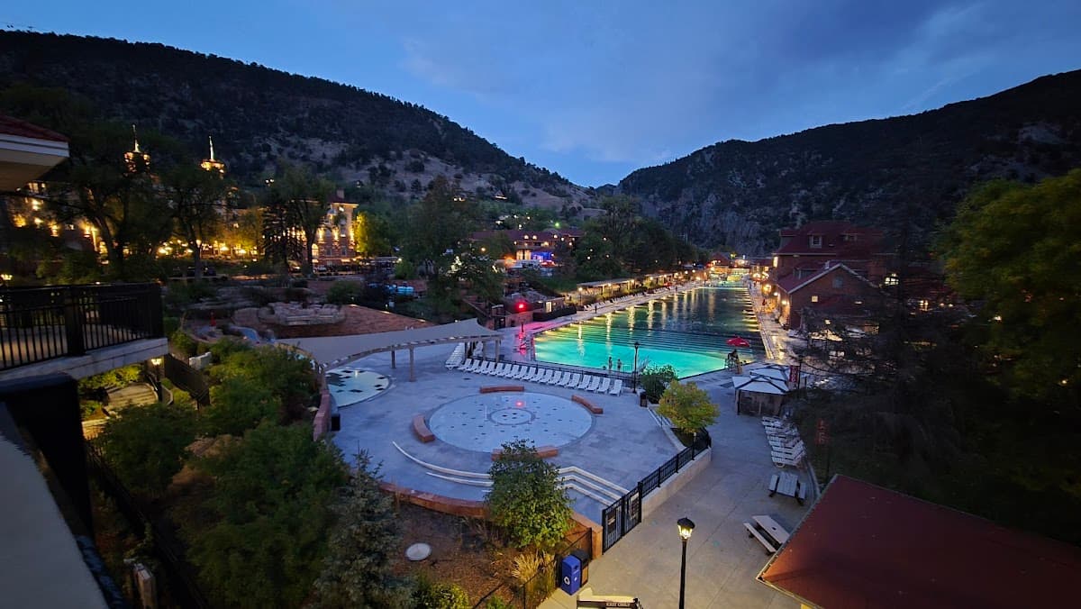 Hotel 1888 at Glenwood Hot Springs Resort