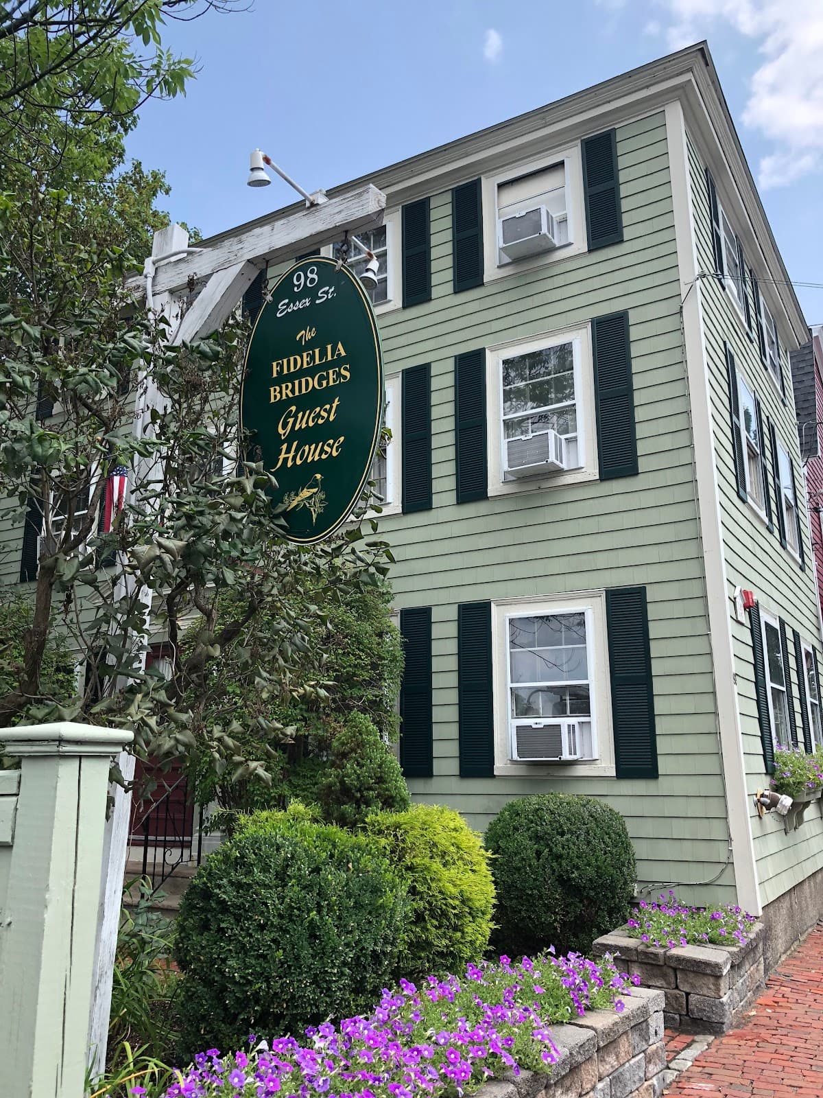 Fidelia Bridges Guest House - Hawthorne Hotel